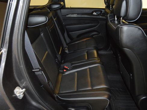 Used 2019 Jeep Grand Cherokee Overland image 12