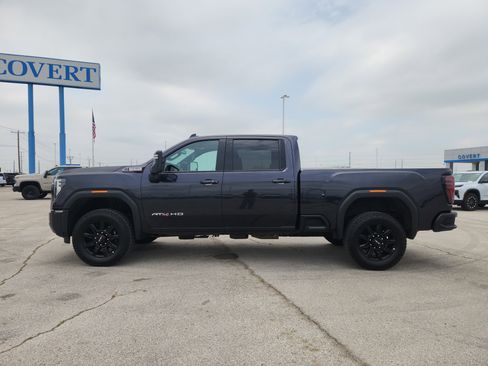 Used 2026 GMC Sierra 2500 AT4 AWD/4WD image 4