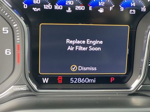 Used 2021 GMC Sierra 1500 AT4 w/ AT4 Value Package AWD/4WD image 13