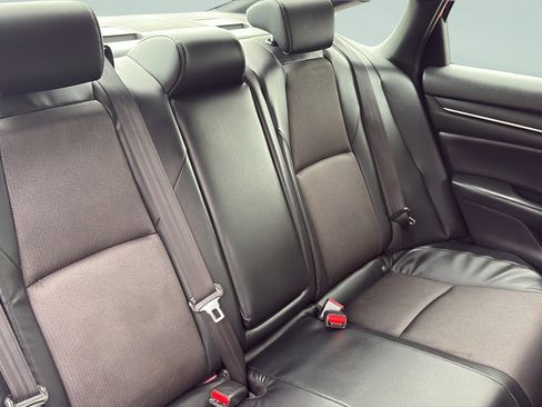 Used 2018 Honda Accord Sport image 16