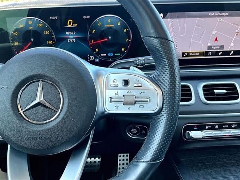 Used 2023 Mercedes-Benz GLS 450 4MATIC image 25