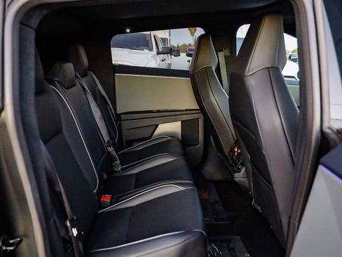 Used 2024 Tesla Cybertruck AWD Crew Cab image 20