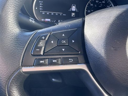 Used 2021 Nissan Versa SV image 17