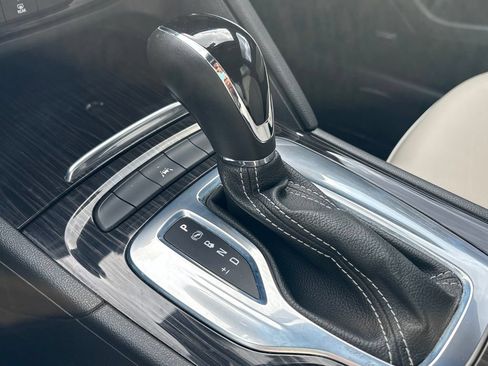 Used 2019 Buick Regal Avenir w/ Driver Confidence Package II FWD image 23