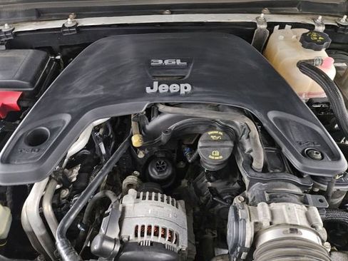 Used 2020 Jeep Gladiator Sport w/ Quick Order Package 24S AWD/4WD image 23