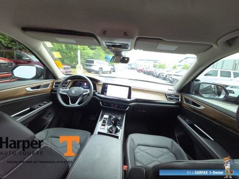 Used 2024 Volkswagen Atlas SE FWD image 24