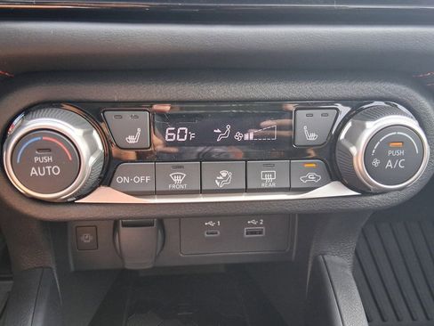 New 2025 Nissan Versa SR w/ Trunk Package image 15