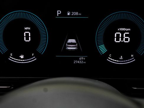 Used 2025 Hyundai Kona SEL image 31