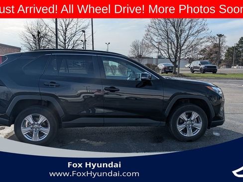 Used 2025 Toyota RAV4 XLE image 5