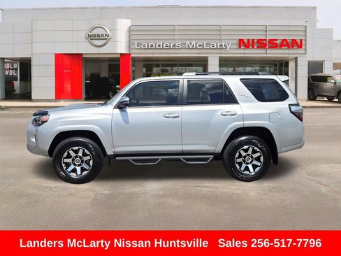 Used 2024 Toyota 4Runner TRD Off-Road Premium w/ Moonroof Package AWD/4WD image 8