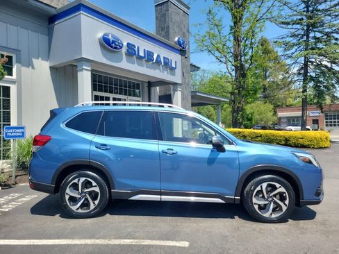 Used 2022 Subaru Forester Touring AWD/4WD image 2