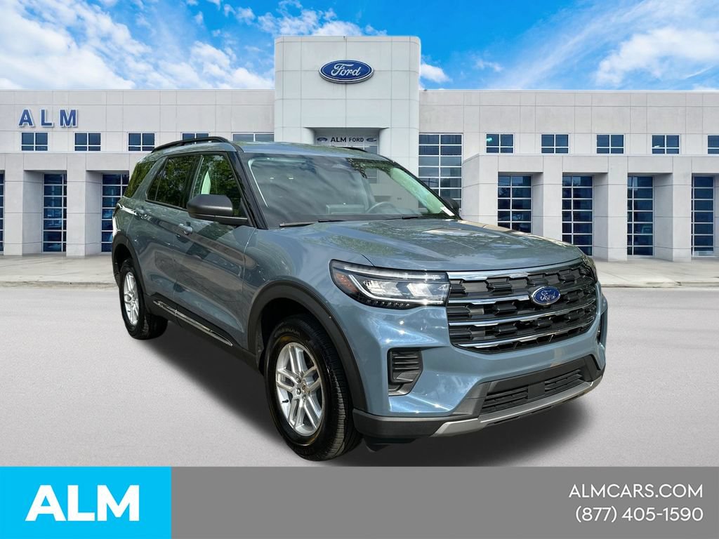 Used 2025 Ford Explorer Active AWD/4WD image 3