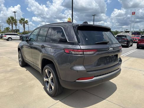 New 2026 Jeep Grand Cherokee Limited RWD image 5
