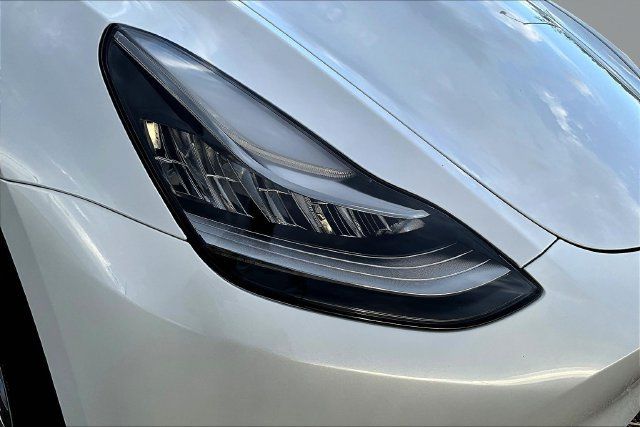 Used 2023 Tesla Model Y Long Range AWD/4WD image 28