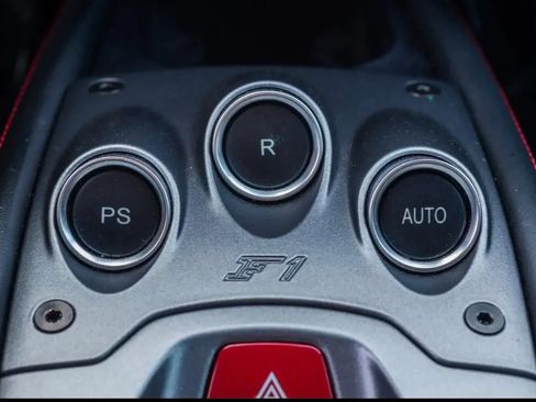 Used 2011 Ferrari 458 Italia Coupe RWD image 23