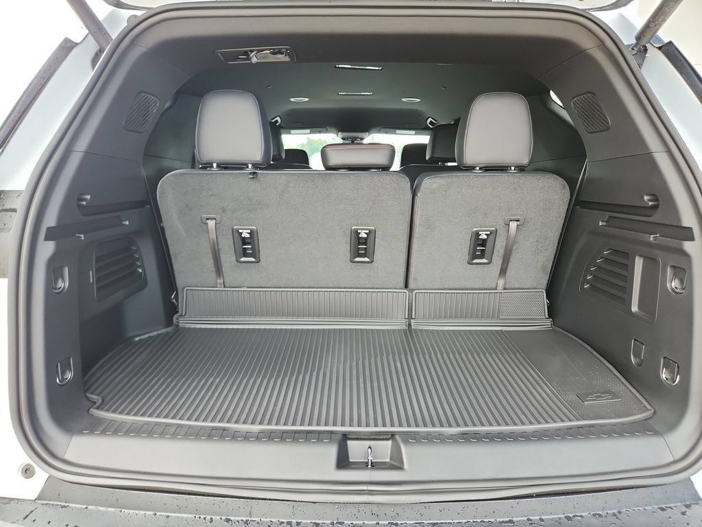 New 2026 Chevrolet Traverse Z71 w/ Enhanced Driving Package AWD/4WD image 25