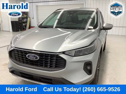 Used 2024 Ford Escape SE image 3