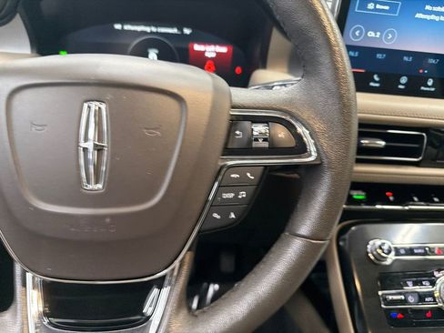 Used 2022 Lincoln Nautilus FWD w/ Premium Package image 26
