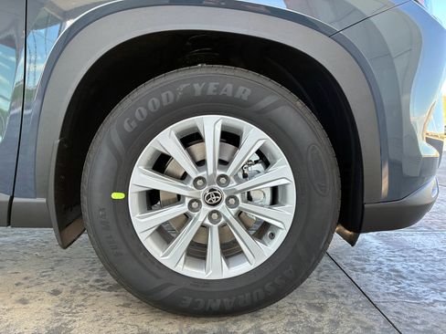 New 2026 Toyota Grand Highlander XLE image 8