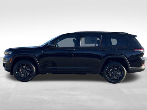 New 2025 Jeep Grand Cherokee L Limited image 30