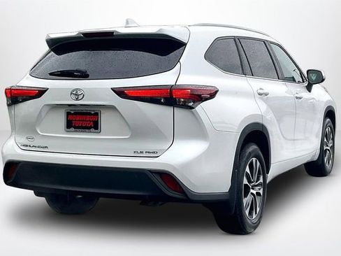 Used 2025 Toyota Highlander XLE AWD/4WD image 13