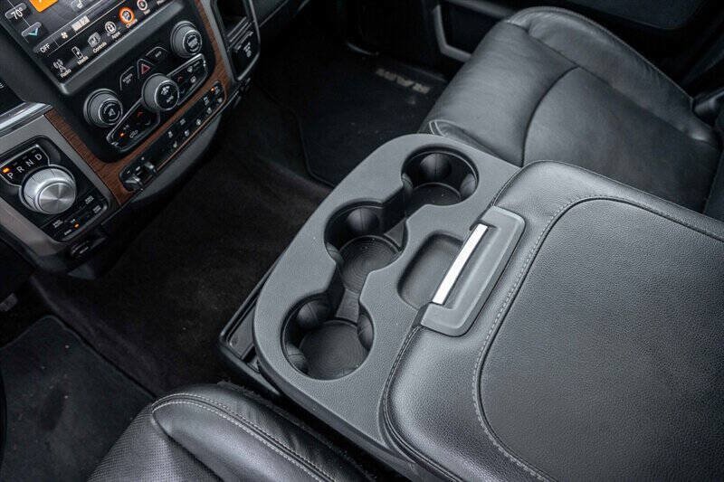 Used 2015 RAM 1500 Laramie w/ Convenience Group AWD/4WD image 16