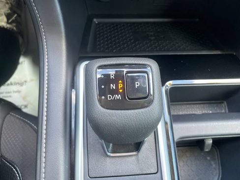 Used 2025 Nissan Pathfinder SL AWD/4WD image 17