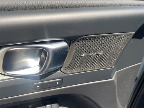 New 2026 Volvo XC40 B5 Ultra w/ Protection Package Premier AWD/4WD image 13