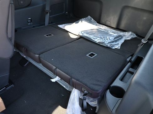 New 2026 Ford Explorer ST-Line w/ ST-Line Street Pack RWD image 35