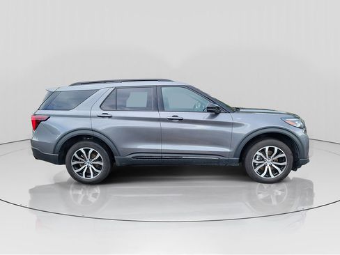 Used 2025 Ford Explorer ST-Line AWD/4WD image 8