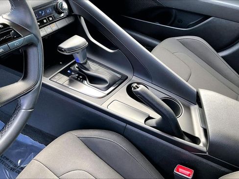 Used 2025 Hyundai Elantra Sport image 15