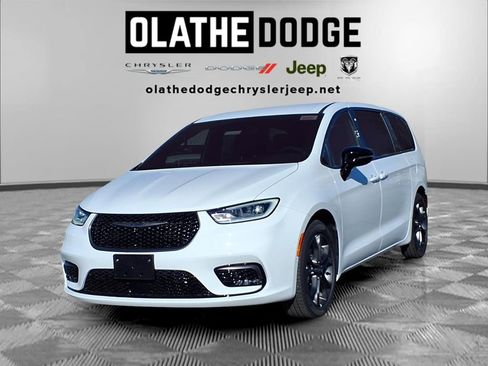 New 2026 Chrysler Pacifica Select image 1