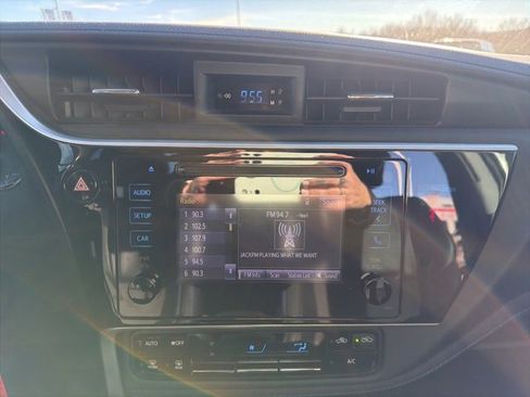 Used 2019 Toyota Corolla SE w/ Carpet Mat Package (TMS) image 15