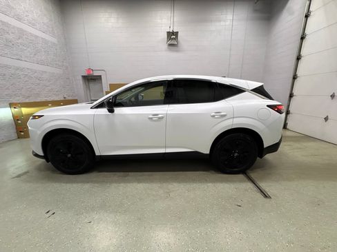 Used 2025 Nissan Murano SV AWD/4WD image 7