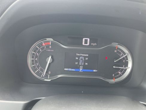 Used 2018 Honda Pilot Touring image 2