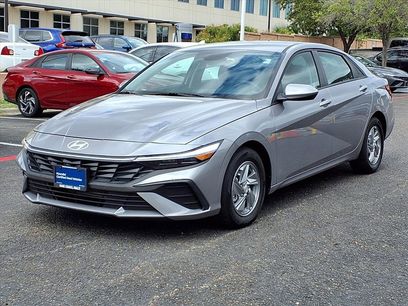 Certified 2025 Hyundai Elantra SE