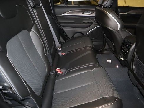 New 2023 Jeep Grand Cherokee Overland w/ Adv Protech Group III image 19