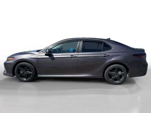 Used 2021 Toyota Camry LE w/ Convenience Package image 2