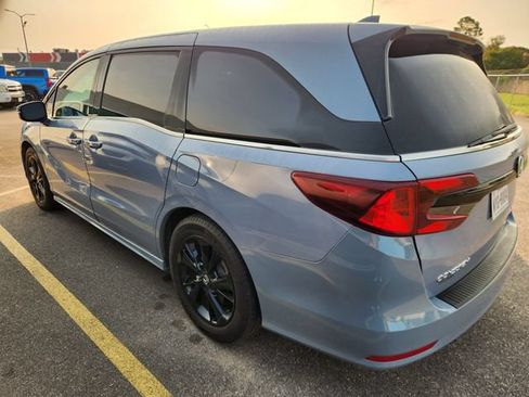 Used 2023 Honda Odyssey Sport image 3
