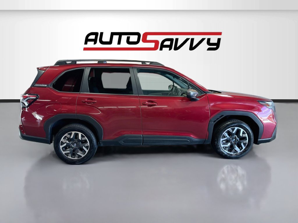 Used 2025 Subaru Forester Premium AWD/4WD image 8