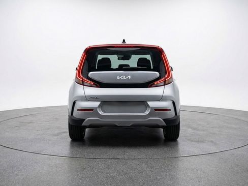 Used 2025 Kia Soul LX w/ LX Technology Package image 7