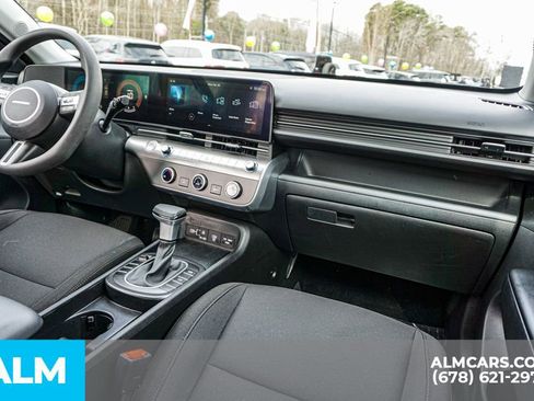 Used 2025 Hyundai Kona SE image 24