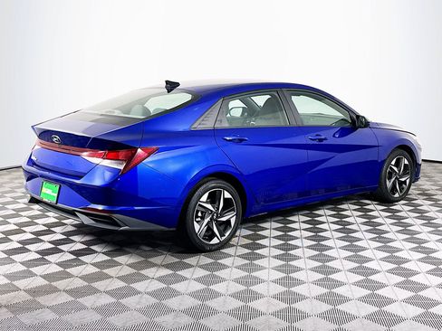 Used 2023 Hyundai Elantra SEL w/ Convenience Package FWD image 10