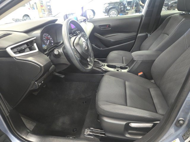 Used 2025 Toyota Corolla LE FWD image 2