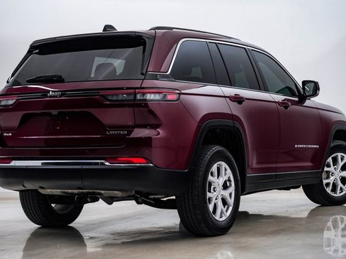 Used 2022 Jeep Grand Cherokee Limited image 9