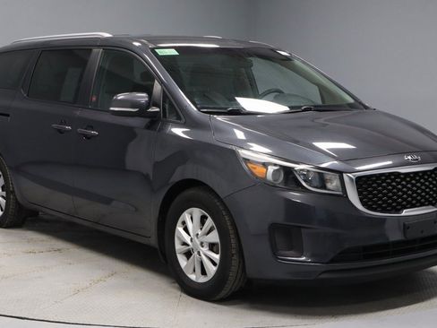 Used 2016 Kia Sedona LX image 1