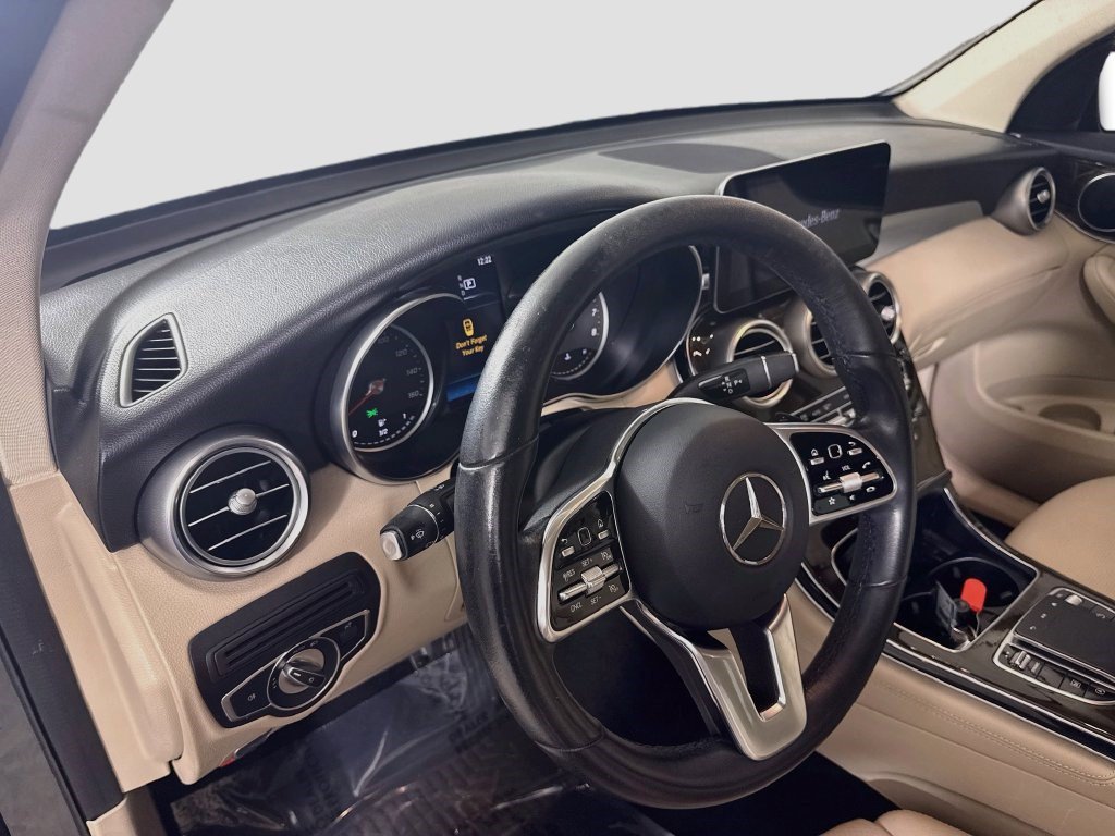 Used 2020 Mercedes-Benz GLC 300 image 21