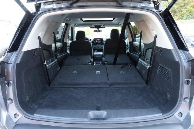 Certified 2025 Nissan Pathfinder SV w/ SV Premium Package FWD image 9