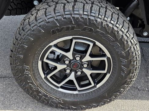Used 2026 Jeep Gladiator Rubicon AWD/4WD image 10