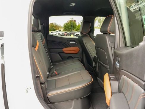 New 2026 GMC Canyon AT4 AWD/4WD image 9